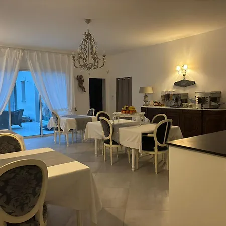 招待所 Le Bonheur De L'instant