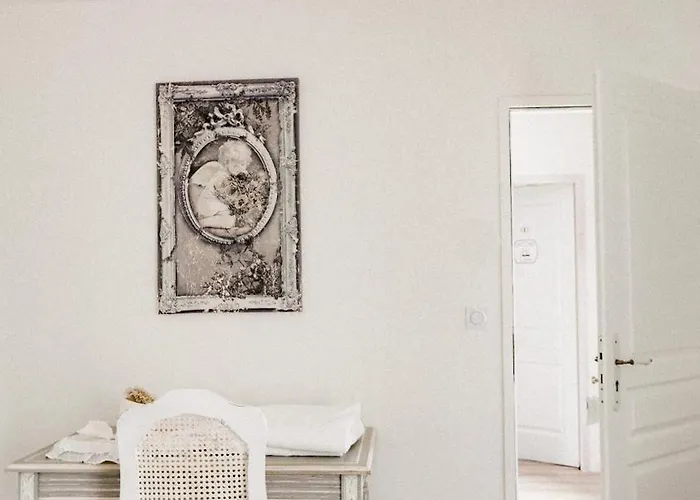 招待所 Le Bonheur De L'instant